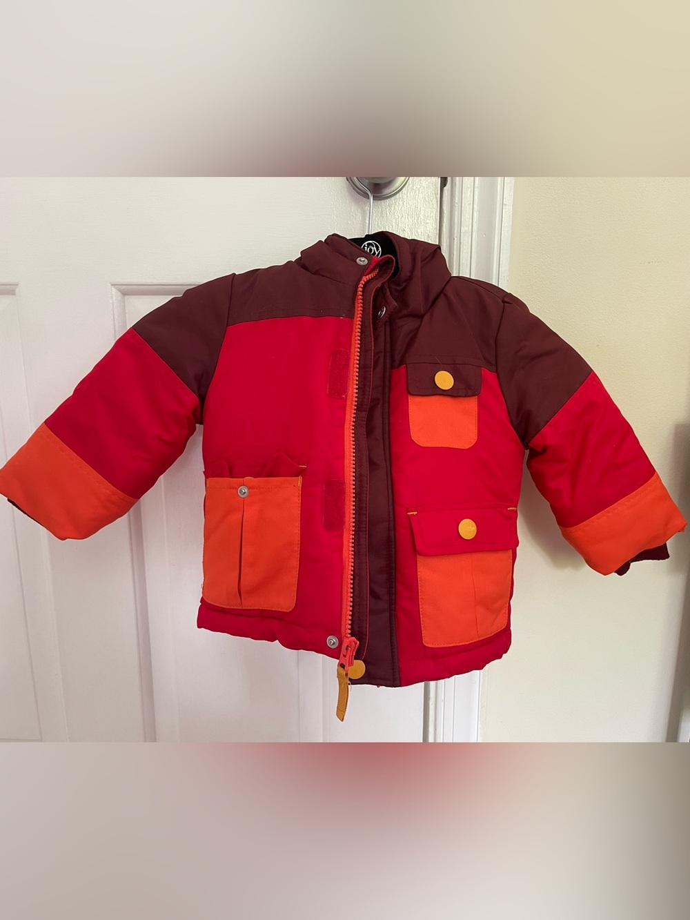 Great condition 
Boys Cat & Jack 18M lined jacket
Red and orange